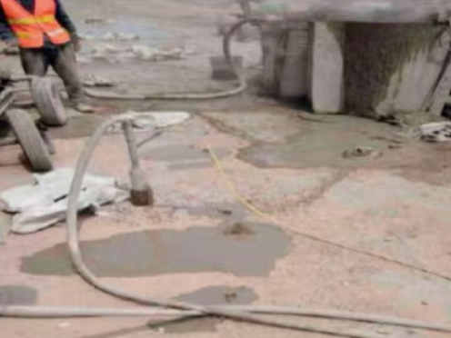 进贤水泥混凝土路面板底注浆技术 路面脱空注浆整治方案